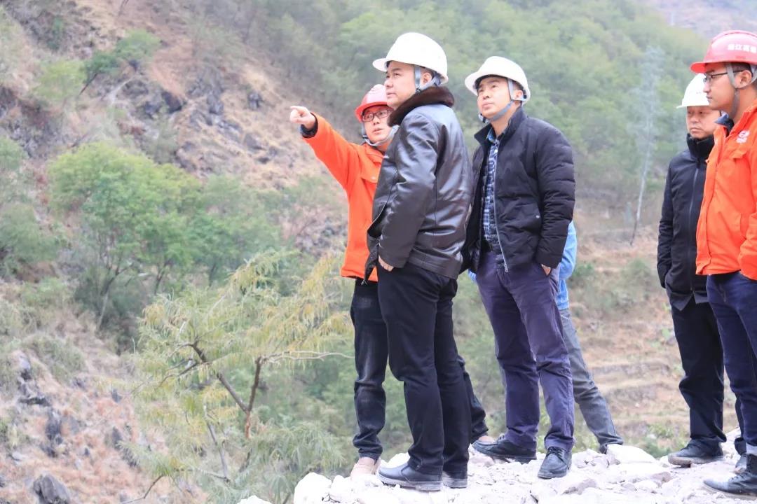 川交路橋黨委委員、董事、總工程師汪碧云赴沿江高速金寧段ZCB1-5項(xiàng)目檢查指導(dǎo)工作