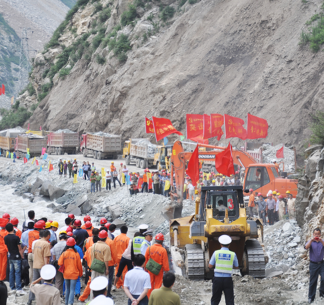2011年，公司參與“7.3”都汶路羅圈灣搶險(xiǎn)南北兩線合攏。