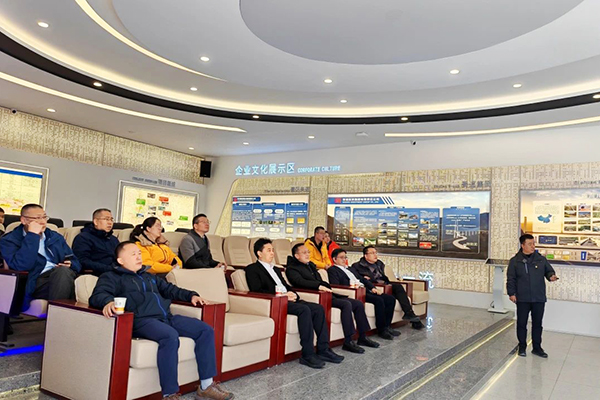 蜀道集團(tuán)總工程師、川高公司黨委書記、董事長(zhǎng)黃兵赴康新高速項(xiàng)目調(diào)研指導(dǎo)工作