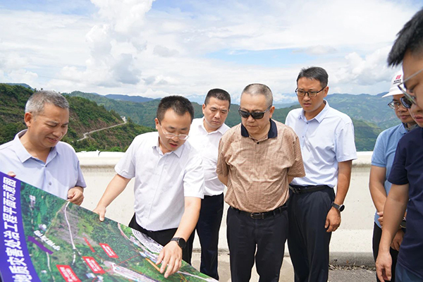 蜀高集團(tuán)黨委書記、董事長白茂調(diào)研公司寧攀、會祿高速項目